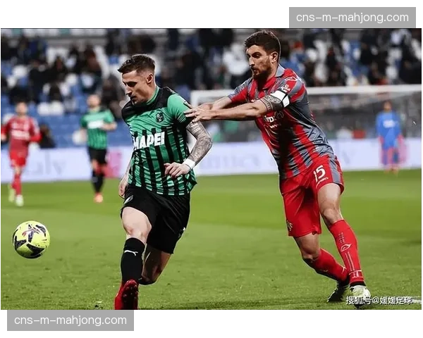 亚特兰大连换三人变阵343，试图扭转对阵萨索洛的落后局面