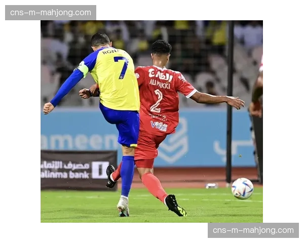 欧足联“足球梦想”项目在四分之一决赛城市开展青少年训练营