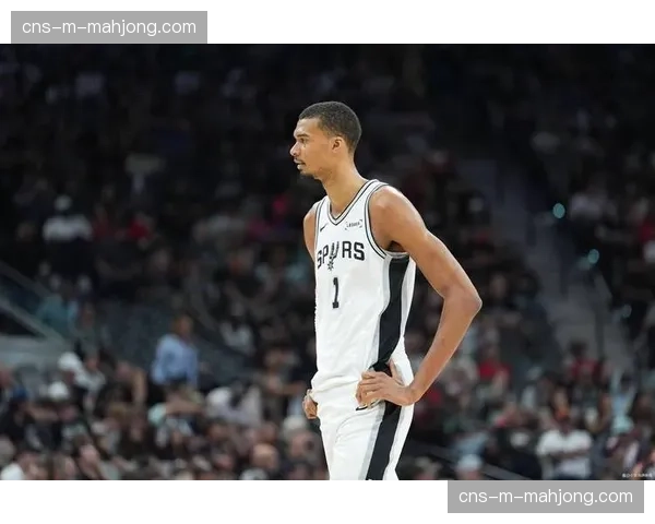 马刺主场139-120大胜独行侠，文班亚马砍下40分13篮板5助攻